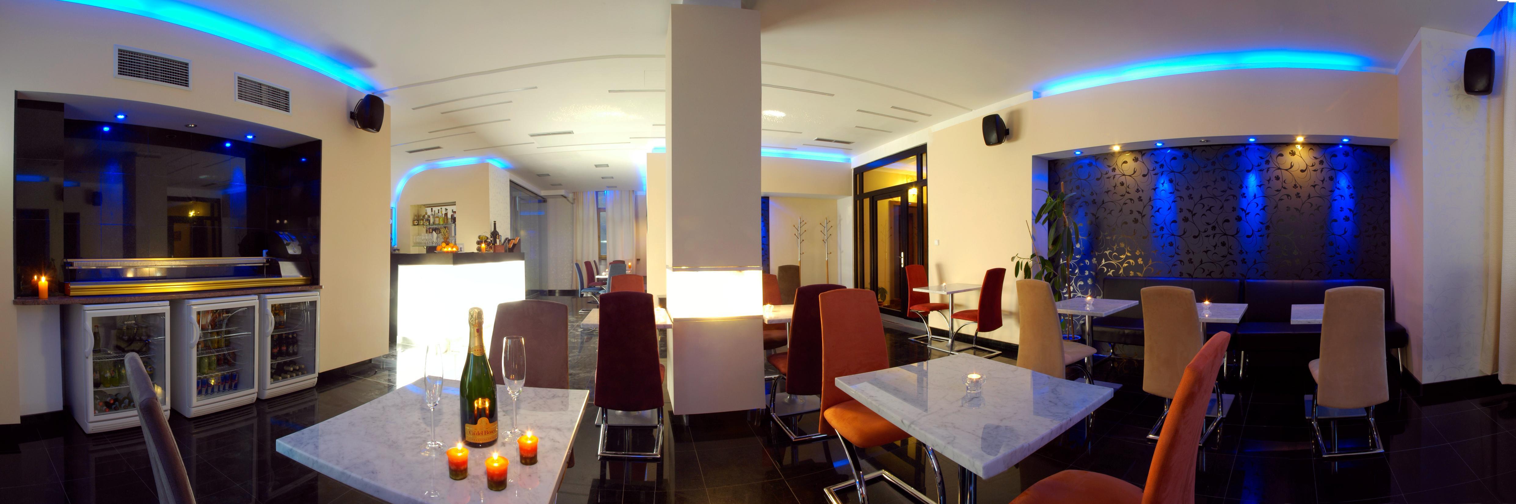 Relax Inn Praha Bagian luar foto