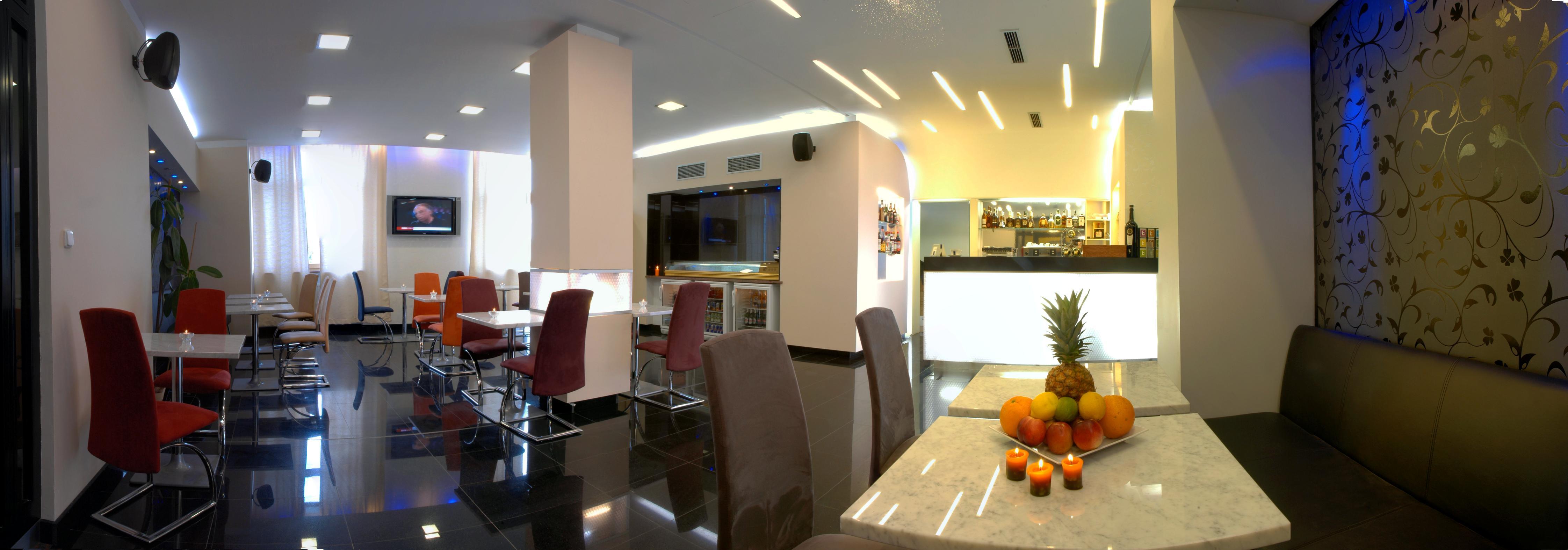 Relax Inn Praha Bagian luar foto
