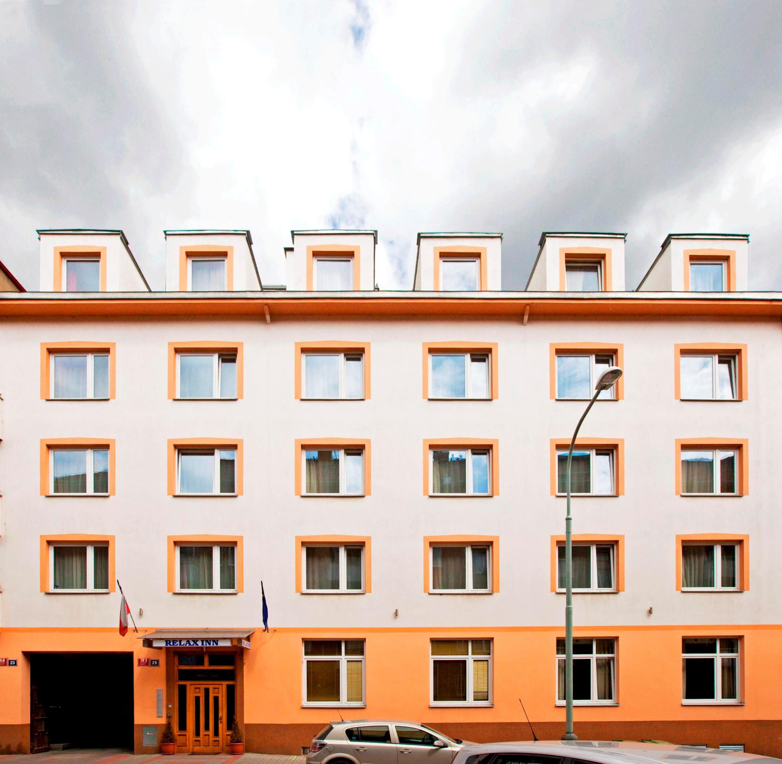 Relax Inn Praha Bagian luar foto