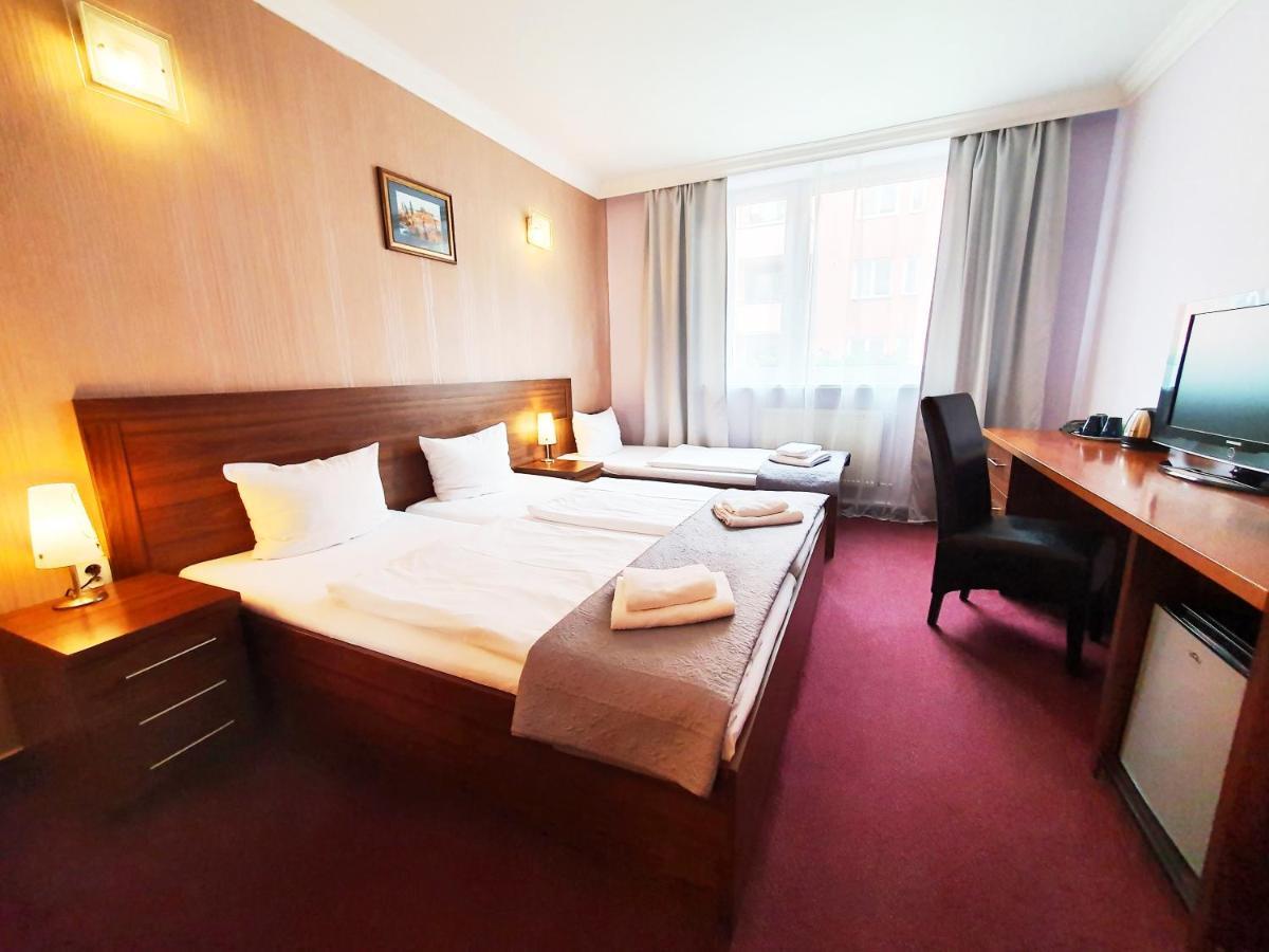 Relax Inn Praha Bagian luar foto